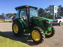 Tractor John Deere 5075E 2024 - Semi nuevo